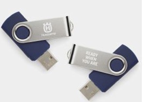 USB Memory RWYA, 8 GB - Husqvarna dans le groupe Produits Husqvarna pour la sylviculture et le jardinage / Husqvarna Équipement de protection individuel / Vêtements de travail / Accories chez GPLSHOP (5822977-01)