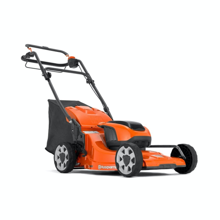 Husqvarna LC 142iS dans le groupe Produits Husqvarna pour la sylviculture et le jardinage / Husqvarna Tondeuses / Tondeuse sur batterie chez GPLSHOP (9705419-01)