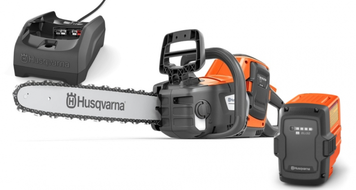 Husqvarna 240i avec Bli30 & C80 dans le groupe Produits Husqvarna pour la sylviculture et le jardinage / Husqvarna Tronçonneuses / Tronçonneuse à batterie chez GPLSHOP (9706011-07)