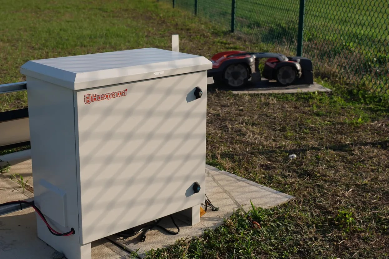 Automower chargeur de cellule solaire