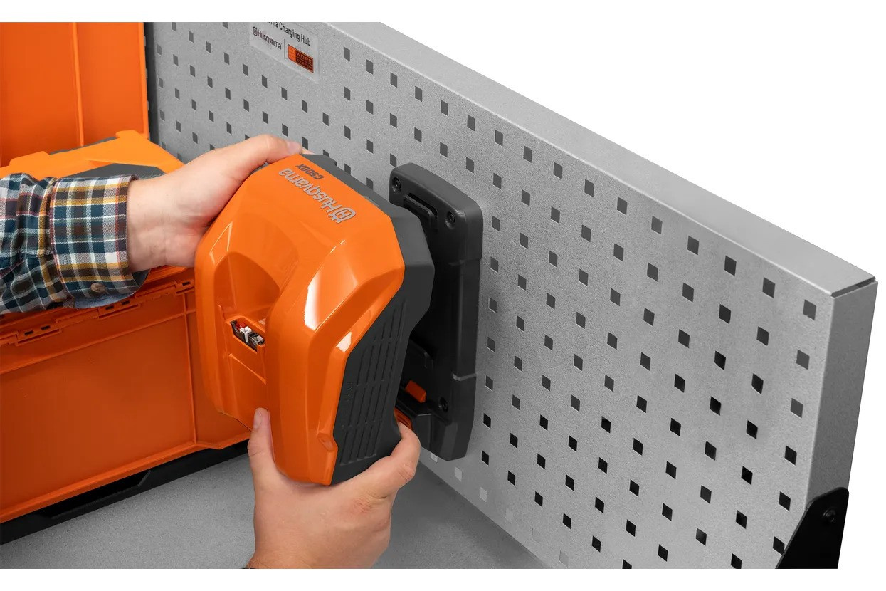 Plaque de montage murale Husqvarna pour chargeur C500X et C750X