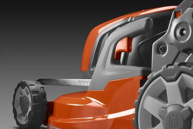 Husqvarna LC 347iVX Tondeuse Tractée À Batterie