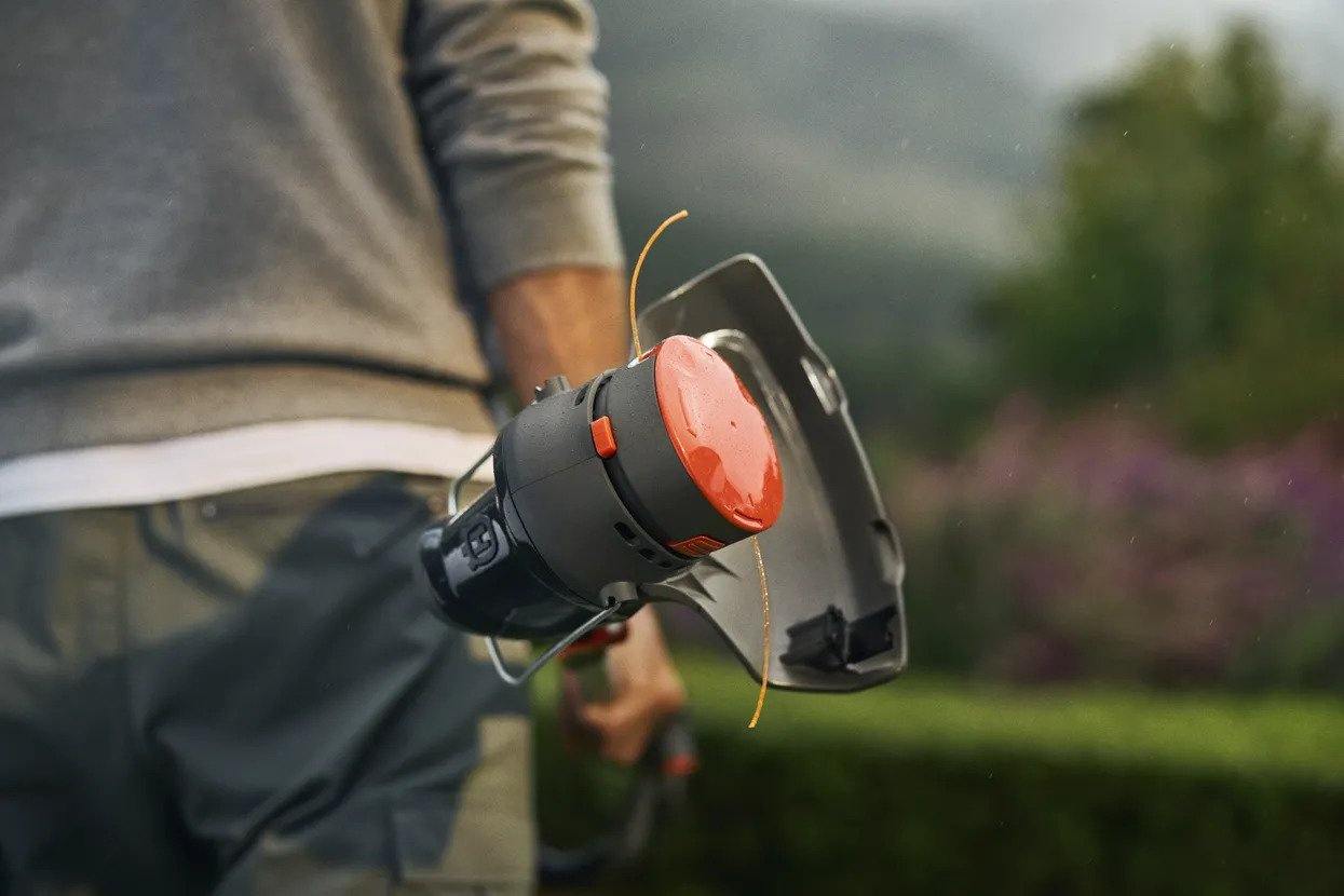 Husqvarna Aspire™ T28 avec batterie(4.0Ah) et chargeur
