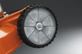 Husqvarna LB448iV Tondeuse Tractée À Batterie Husqvarna LB448iV Tondeuse Tractée À Batterie