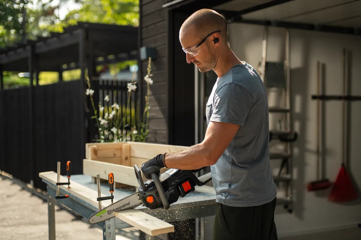 Husqvarna Aspire™ C15X-P4A avec batterie et chargeur