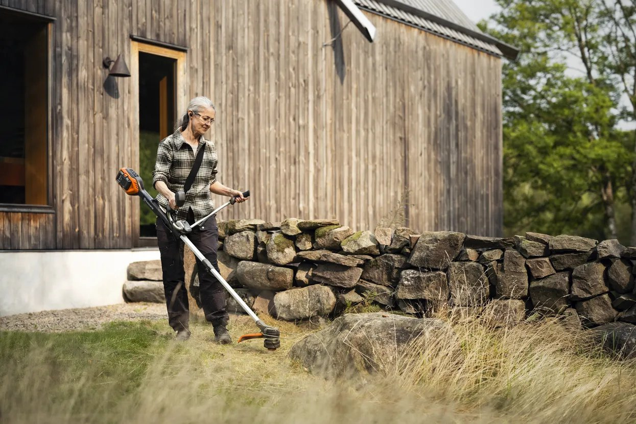 Husqvarna 220iR Débroussailleuse électriques