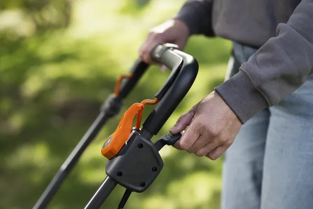 Husqvarna LB 246iS Tondeuse