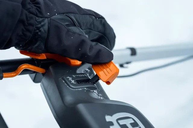 Husqvarna ST 253i Souffleuse à neige