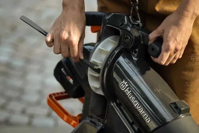 Husqvarna Aspire™ BVX-P4A avec batterie et chargeur