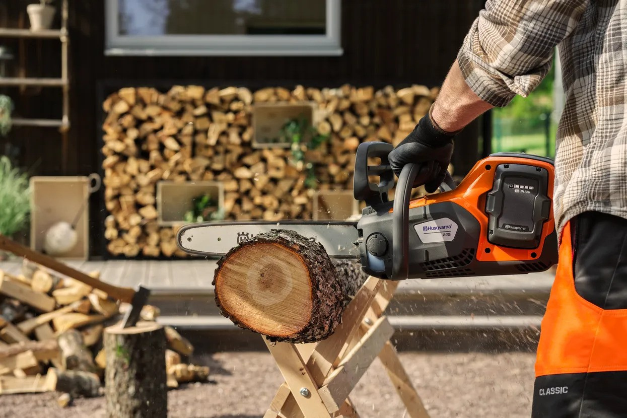 Husqvarna 242i tronçonneuse à batterie sans batterie ni chargeur