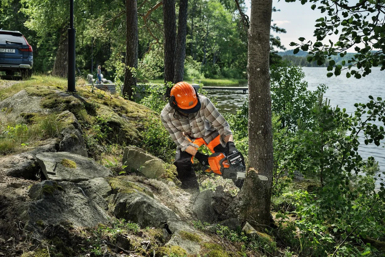 Husqvarna 242i tronçonneuse à batterie sans batterie ni chargeur